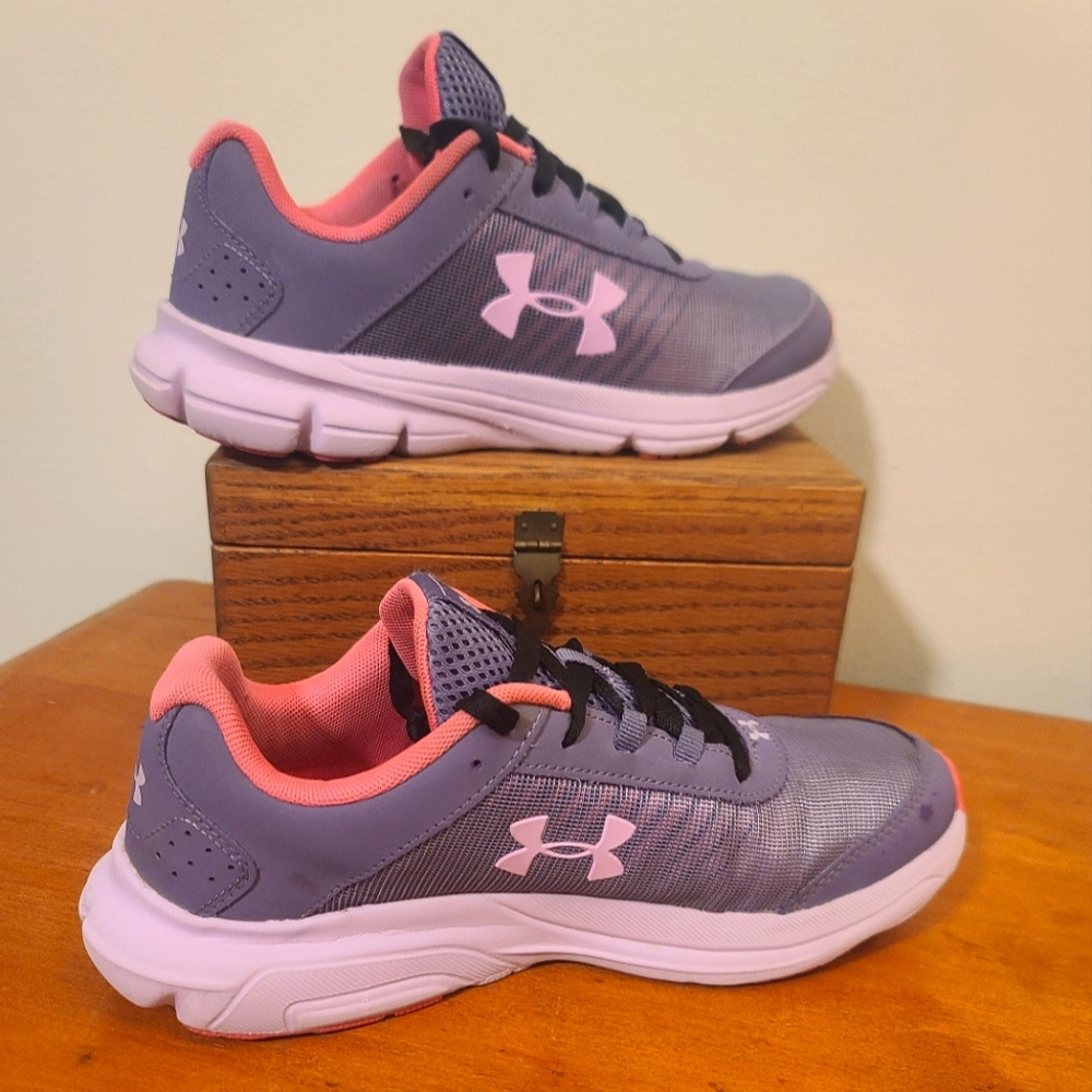 Under Armour Youth Micro Assert 7 Size 6.5Y Purple & Pink